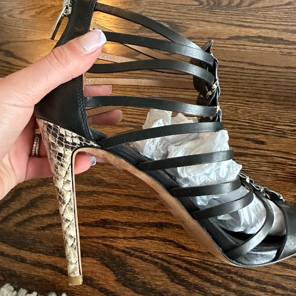 EUC COACH HEELS - Picture 7 of 7